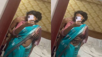 சென்னை இத் வர்கிஂக் ஹௌஸ்‌வைஃப் பூப்ஸ் ப்ரெஸ்ஸிஂக் பி லவர்
