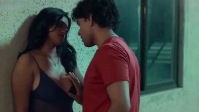 Couple motai maadiyil romance seithu ool panum porn padam
