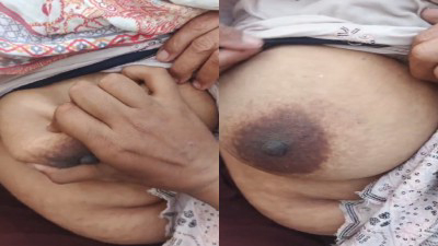 Kerala aunty big boobs squeezing tempting mms