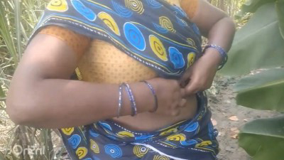 Tamilnadu village aunty strips jacket and shows nude mulai