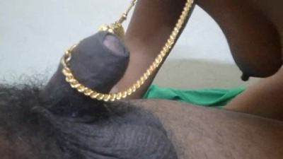 Cheating housewife maligai kadai uncle sex video