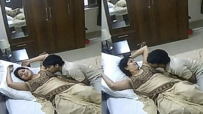 Kathalan licking housewife arm pit with saree