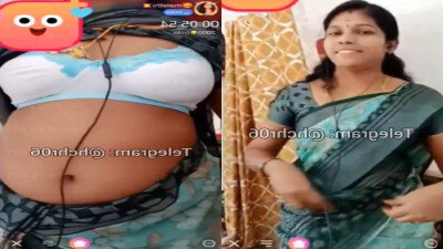 Homely looking housewife shows her mulai