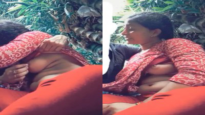 Couple outdoor kissing and mulai sucking mms