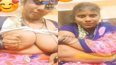 Village chocolate aunty strips saree and squeeze sexy mulai