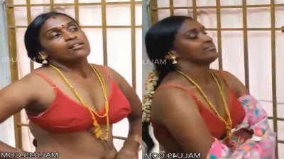 Gramathu kalaiyaana aunty nighty kayati mulai kaatugiraal